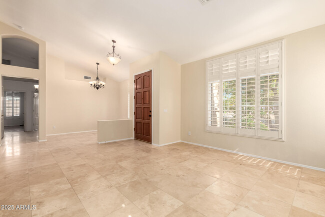 Building Photo - 5543 E Blanche Dr