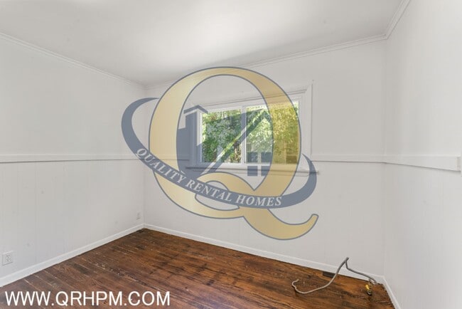 Building Photo - Available Now - 4 BEDROOMS!!!