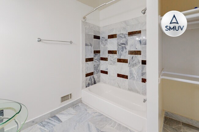 Building Photo - 437 Pitman Pl