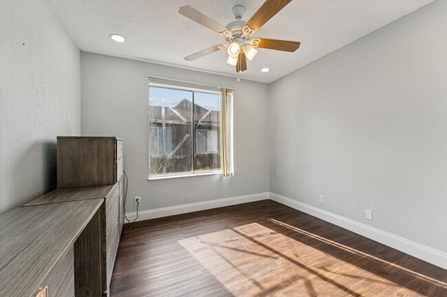 Building Photo - 5312 Bosque Ln