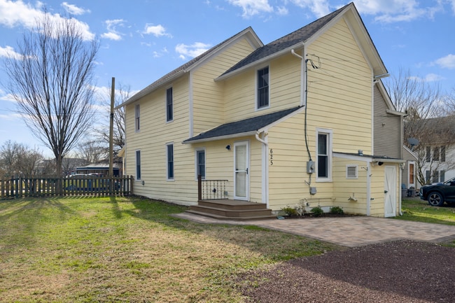 Building Photo - 625 Goldsborough St