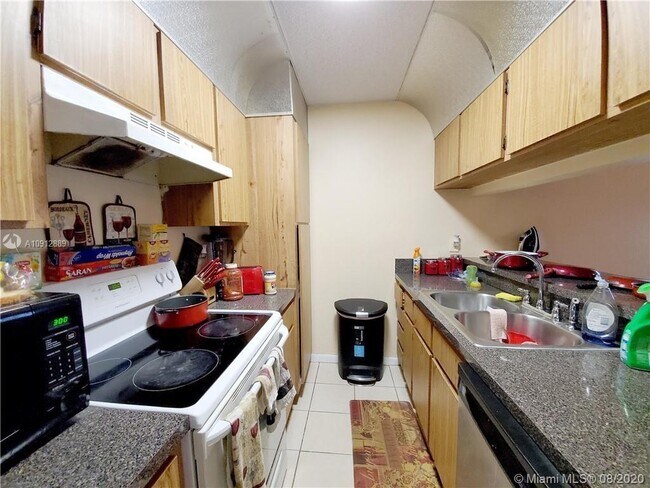 Building Photo - 2710 Forest Hills Blvd