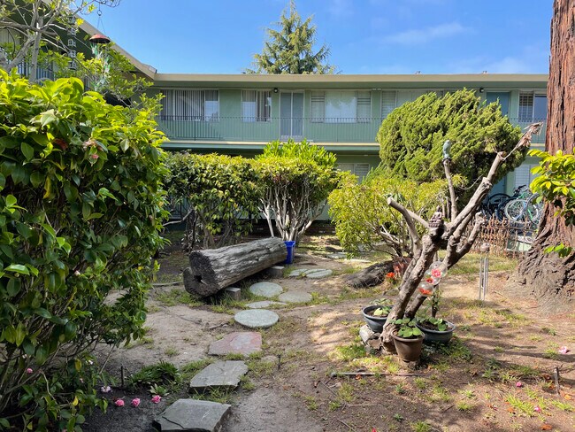 Building Photo - 2450 Milvia St
