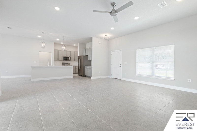 Building Photo - 67 Brewster Ln