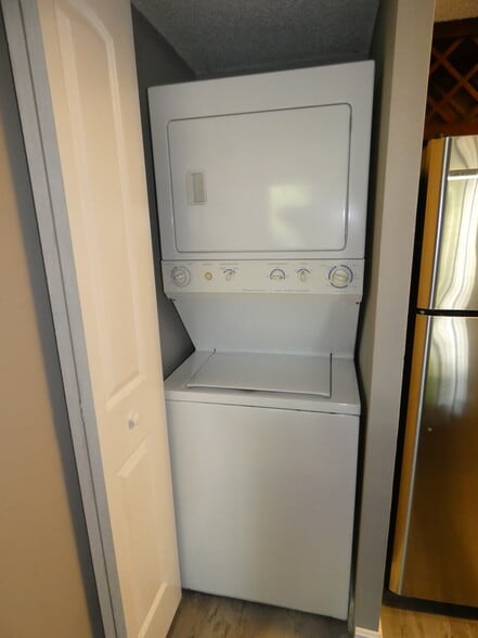 Building Photo - 5740 Rock Island Rd