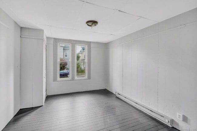Building Photo - 28 2nd Ave