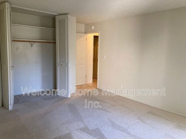 Building Photo - 1305 Boulevard Way