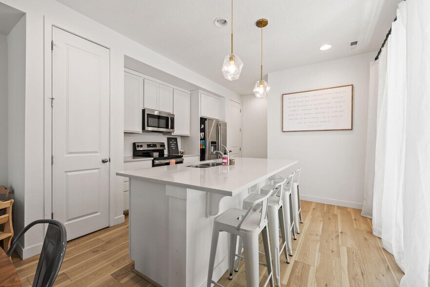 Building Photo - 1718 N 1310 E