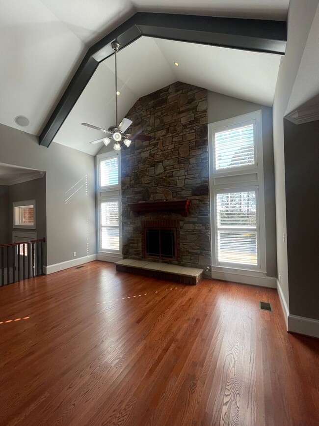 Building Photo - 4 Bedroom Soddy Daisy Rental Property with...