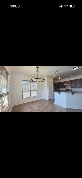 Building Photo - 10028 Savannah Jane Ln