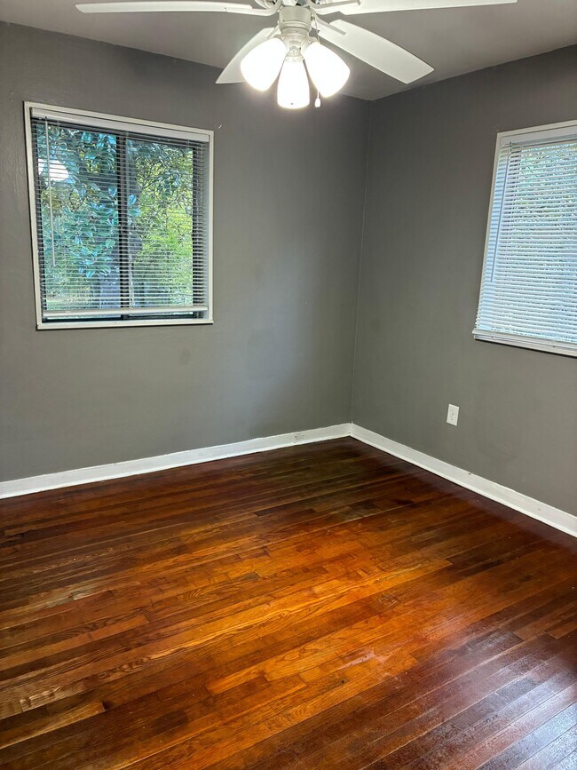 Building Photo - 1641 Woodburn St