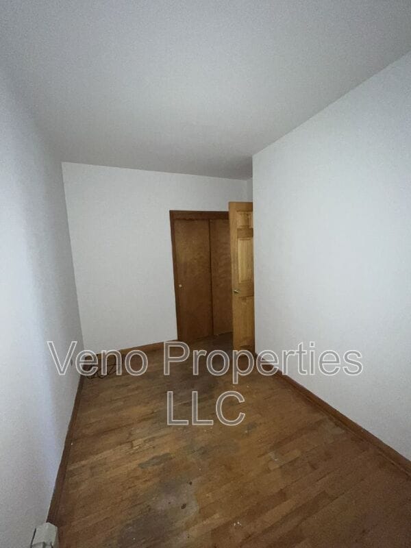 Building Photo - 783 4th Ave