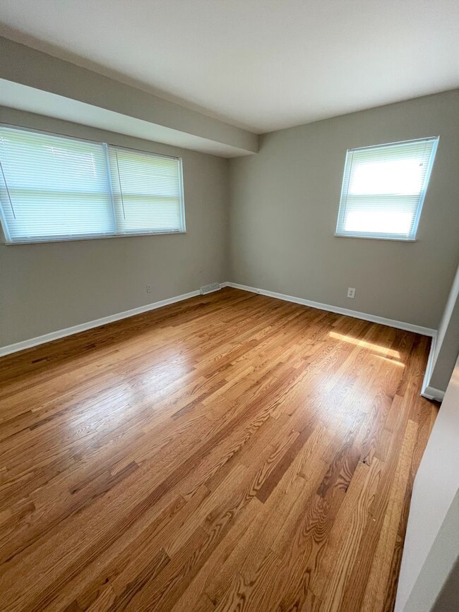 Building Photo - SINGLE FAMILY LOCATED IN MANCHESTER, off 1...