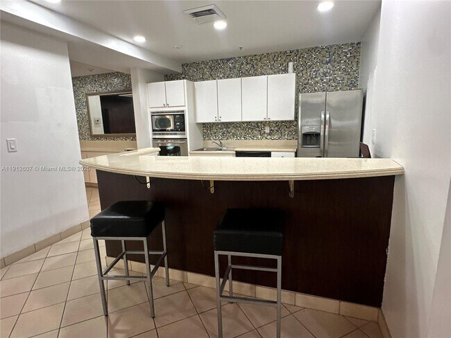 Building Photo - 6001 SW 70th St