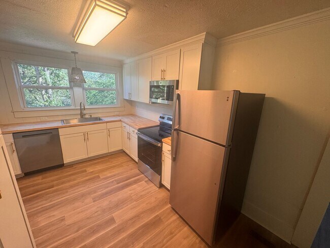 Building Photo - Guntersville, AL Home for Rent!