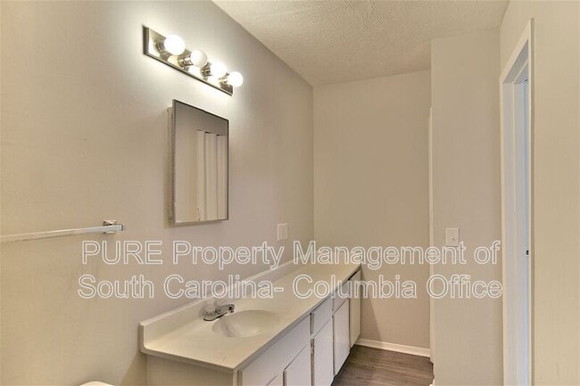 Building Photo - 1222 Old Manor Rd