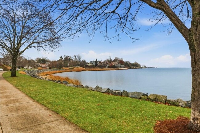 Building Photo - 47 Windsor Rd