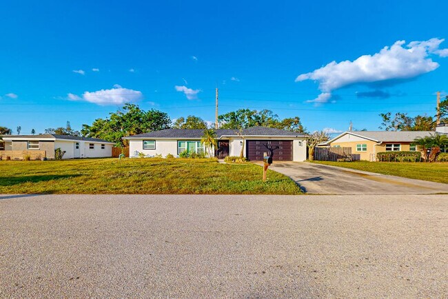 Building Photo - 2141 Fiesta Dr