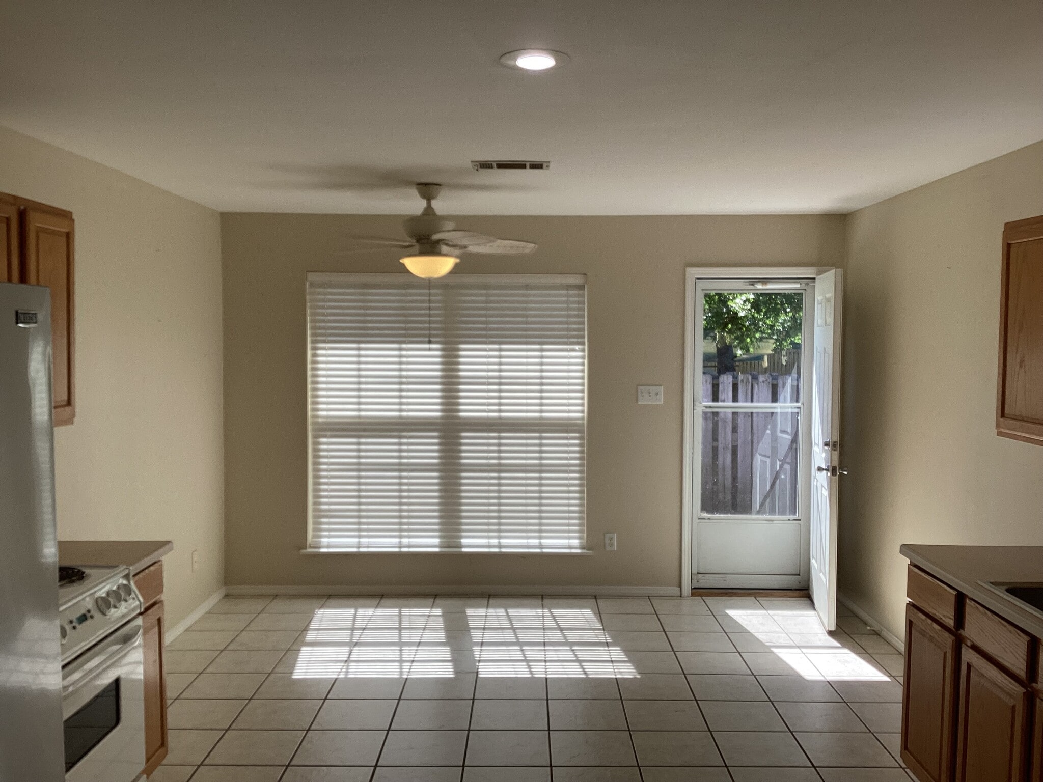 Dining area off of kitchen - 5408 S Y St