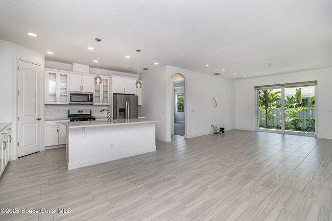 Building Photo - 2991 Casterton Dr