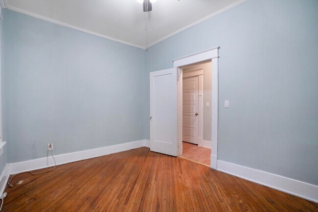 Building Photo - Charming Historic 2BR Apartment with Garag...