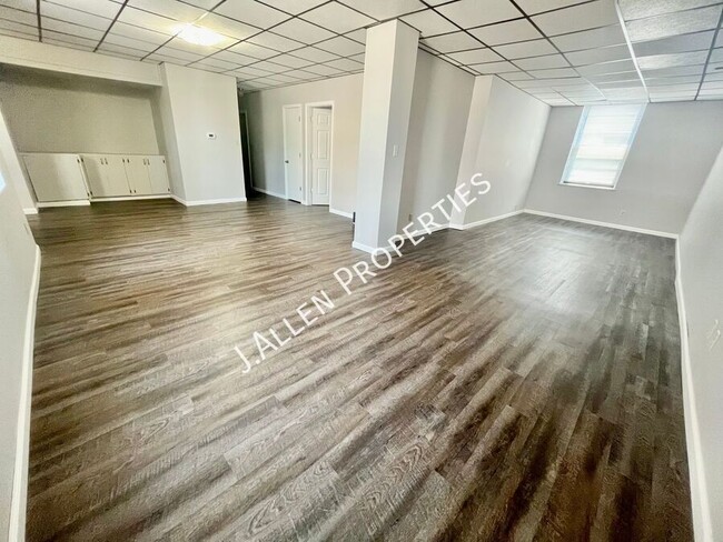 Building Photo - 313 N 12th St