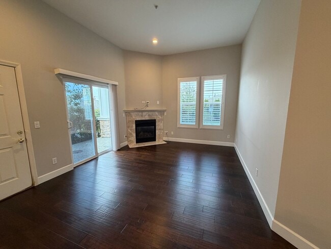 Building Photo - 2Bd/2Ba Bellevue Condo