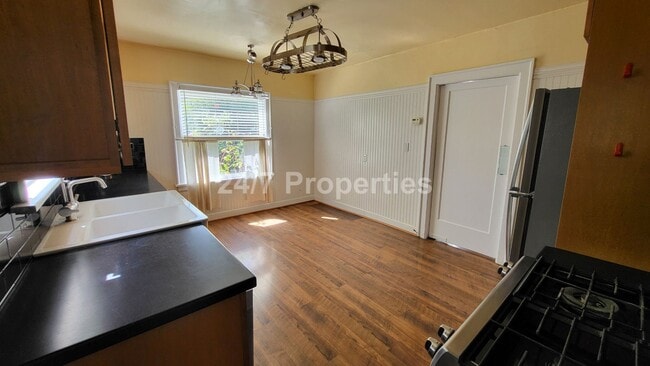 Building Photo - 2024-4624MF