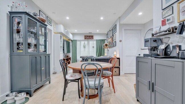 Building Photo - 1658 K St NE