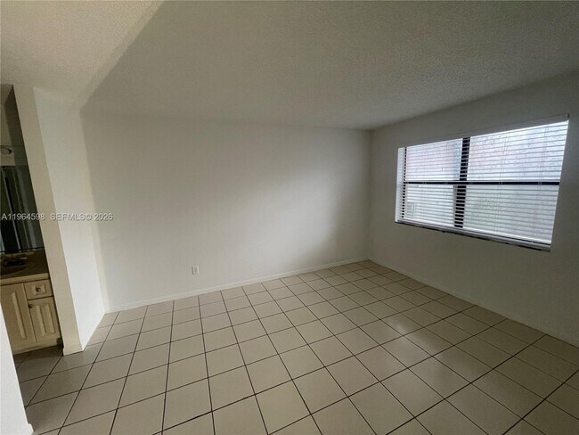 Building Photo - 9700 Hammocks Blvd