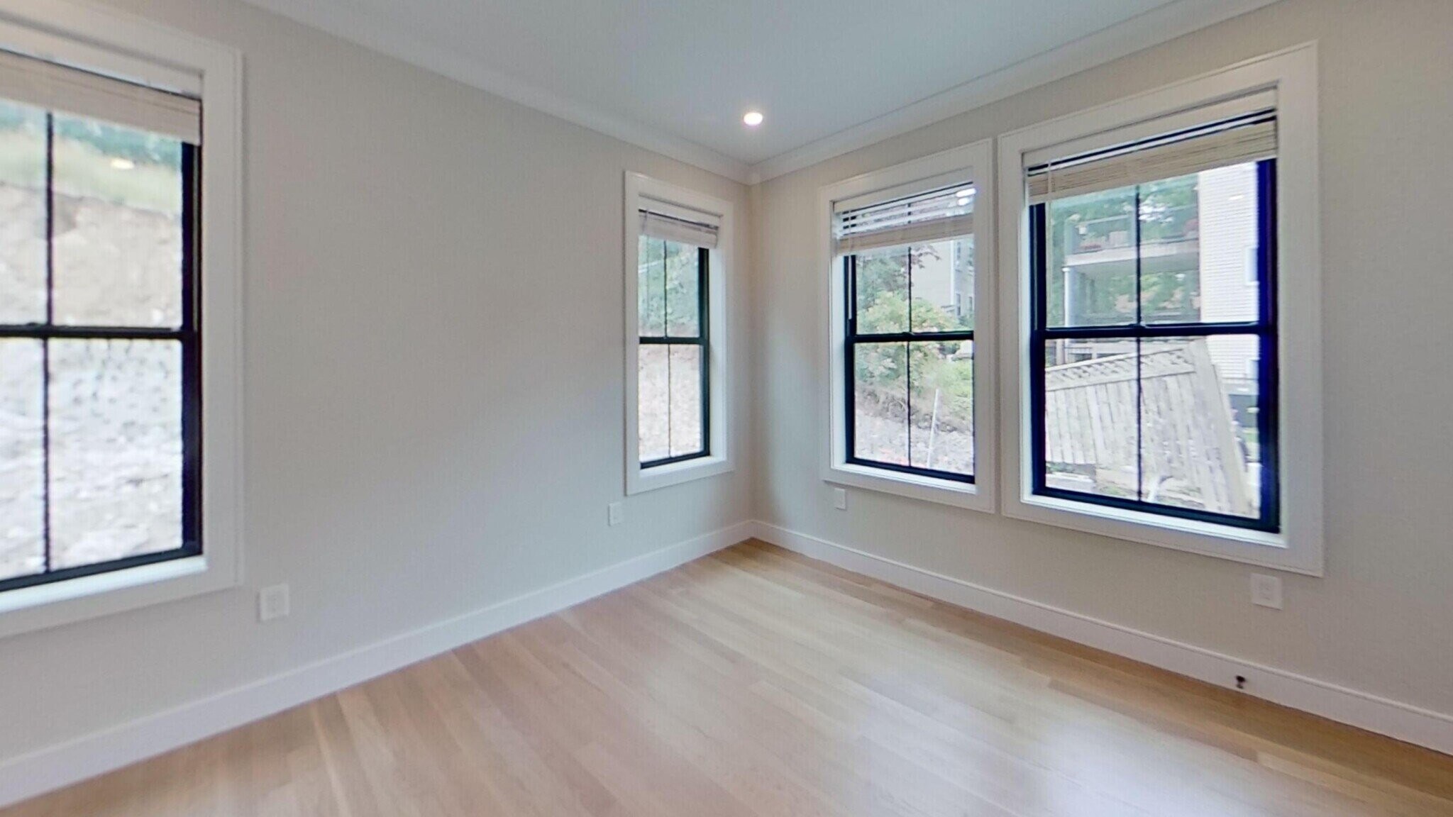 Building Photo - 285 Lamartine St