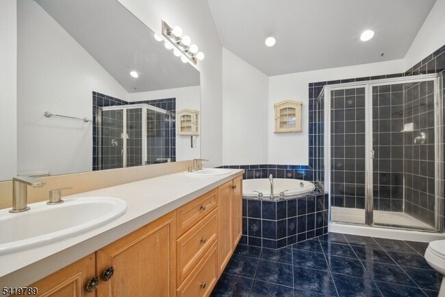 Building Photo - 915 Kensington Ln