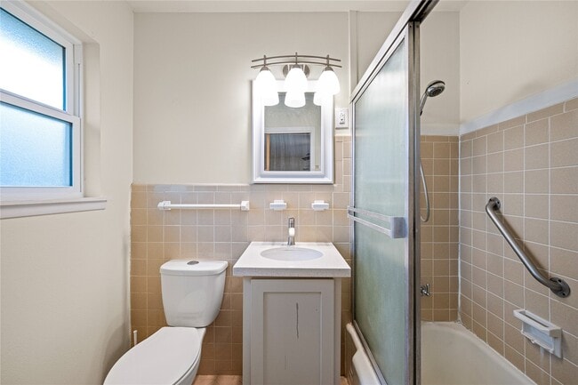 Building Photo - 8110 Bob White Dr