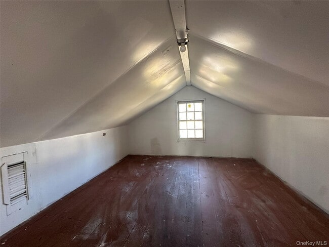 Building Photo - 496 Bloomingburg Rd