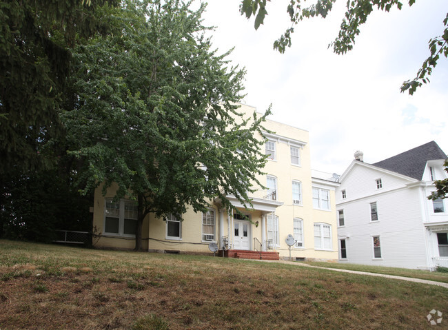 Building Photo - Broadway Apartments