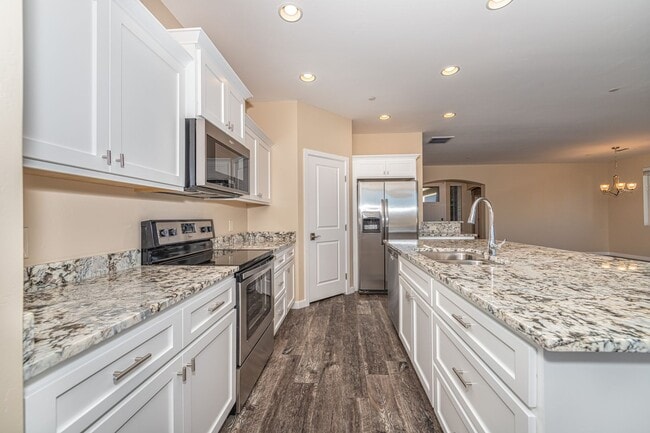 Building Photo - 1578 Chateau Dr