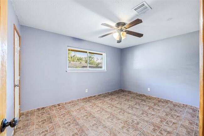 Building Photo - 9326 Eblen Dr