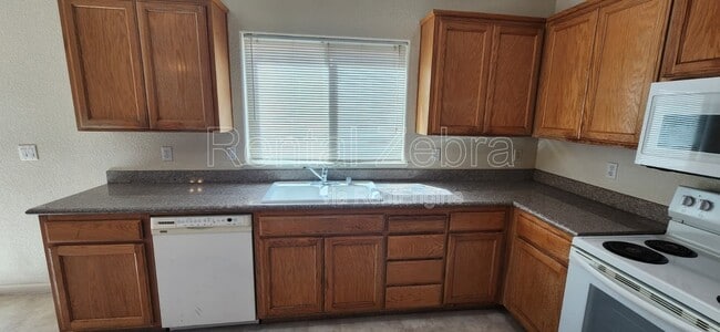 Building Photo - 3201 Bea Ct