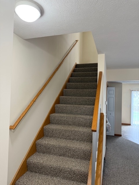 Building Photo - 3880 Kenowa Ave SW