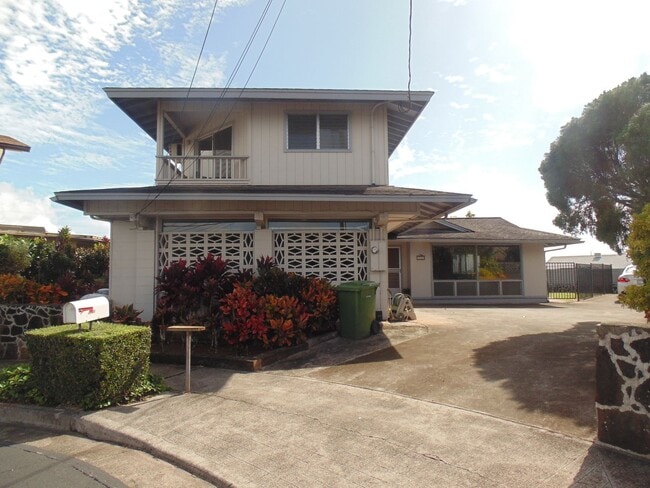 Building Photo - 1761 Maiha Pl