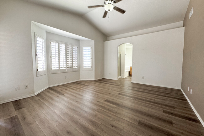 Building Photo - Home at 51st Ave/ Loop 101! . JOIN THE WAI...