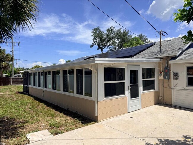 Building Photo - 208 Flamingo Dr