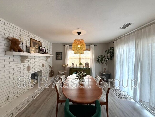 Building Photo - 1272 Arlingwood Ave