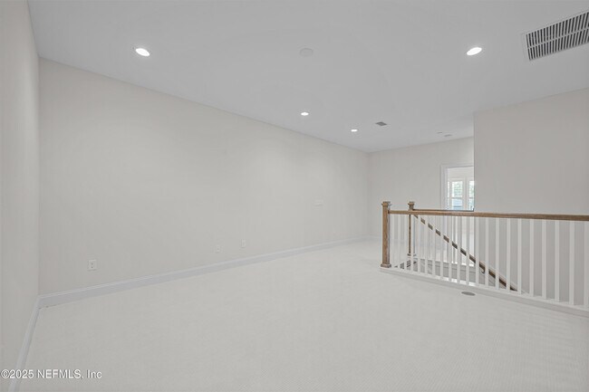 Building Photo - 23 Oak Pk Dr