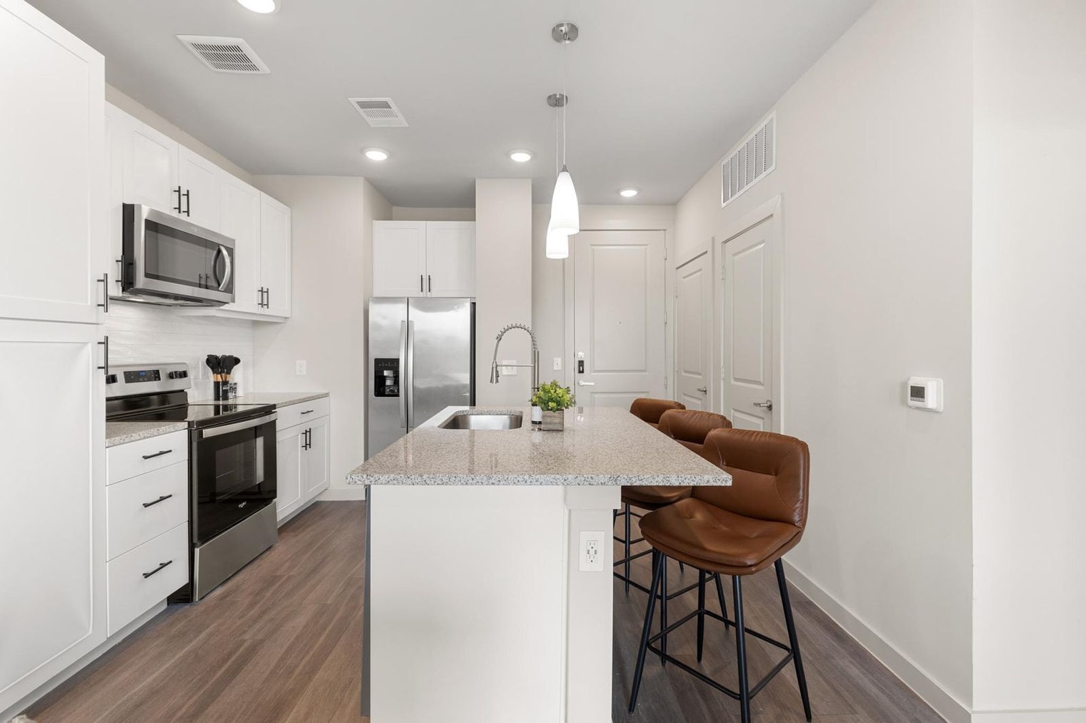 Building Photo - 5820 1/2 Cameron Road-SI FL4-ID1303396P