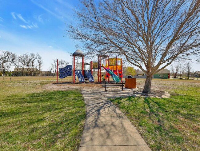 Building Photo - 5 Bedroom 3 Bathroom | Glen Hills - Derby, KS