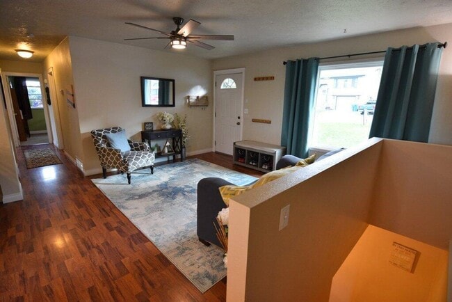 Building Photo - 222 Ridgeway Dr