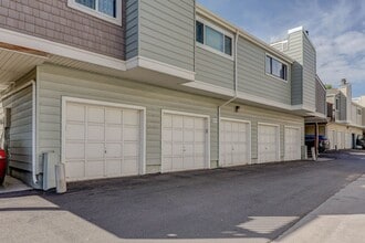 Building Photo - 3bd 2.5 bath Townhome for Rent, also on market for sale