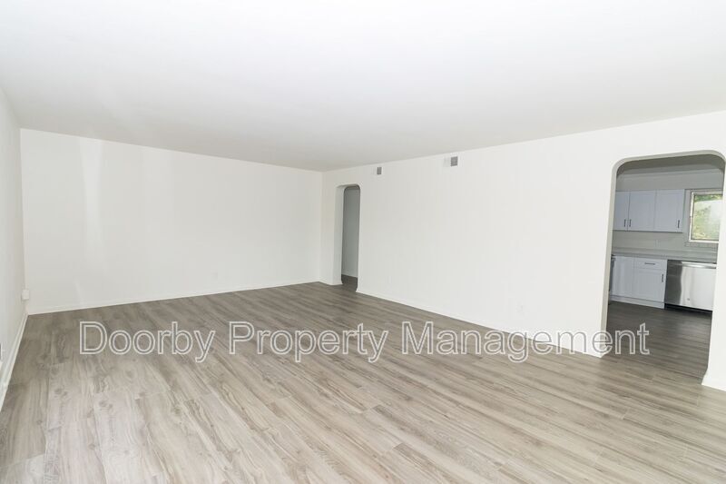 Building Photo - 513 Donaldson Rd