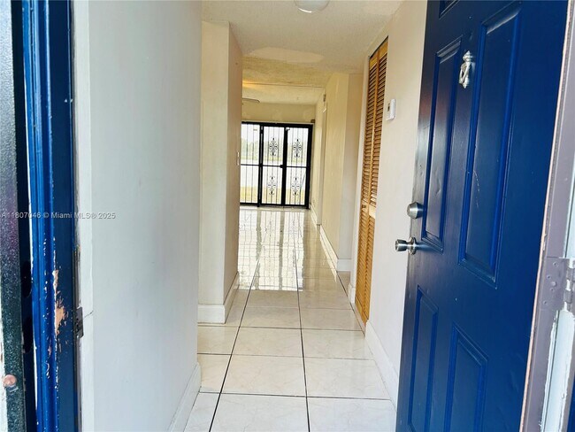 Building Photo - 8720 N Sherman Cir